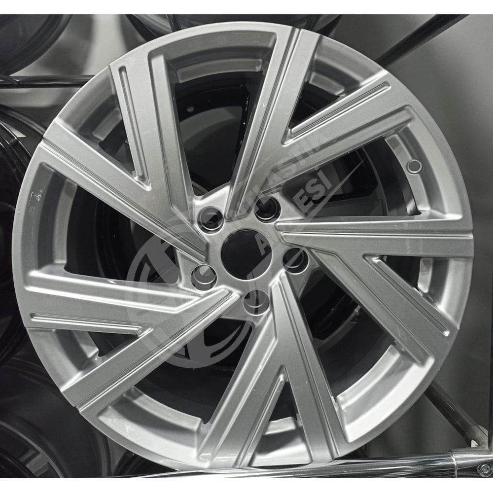 8.0X18 PCD 5X112 RC-310 Silver ET40 57.1