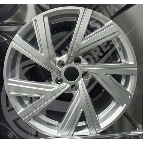 8.0X18 PCD 5X112 RC-310 Silver ET40 57.1